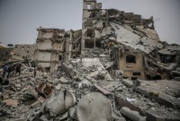 جانب الدمار في مخيم النصيرات وسط قطاع غزة عقب انتهاء عملية التوغل الإسرائيلية، 17 نيسان/أبريل 2024 (الأناضول)