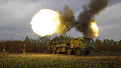 قوات أوكرانية في خاركيف تقصف مواقع للجيش الروسي بمدفعية الهاوتزر ـ AFP
