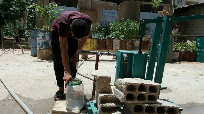 صعوبات الحصول على الماء في الغوطة الشرقية.jpg