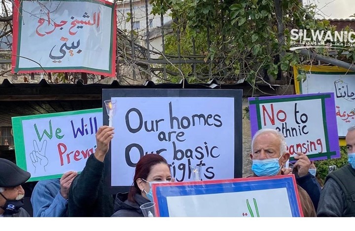 أهالي حي الشيخ جراح يرفضون التنازل عن ملكية منازلهم للمستوطنين .jpg