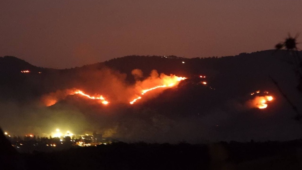 الحرائق التي تسبب بها القصف الإسرائيلي على جنوب لبنان (يديعوت أحرونوت)