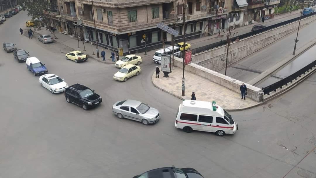 ست سيارات فقط في جنازة الشاعر صفوح شغالة بمدينة حلب - إنترنت