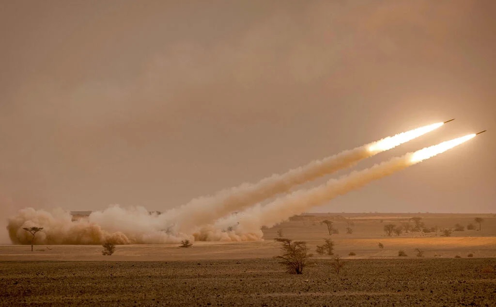 قاذفة صواريخ من طراز "HIMARS" (الصورة AFP)