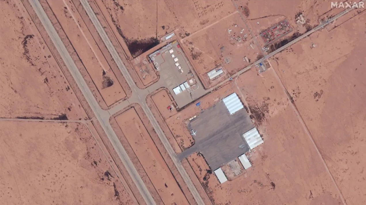 مطار خادم في ليبيا