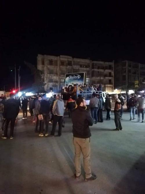 شاحنة لنقل الركاب- نزلة ادونيس في حلب.jpg