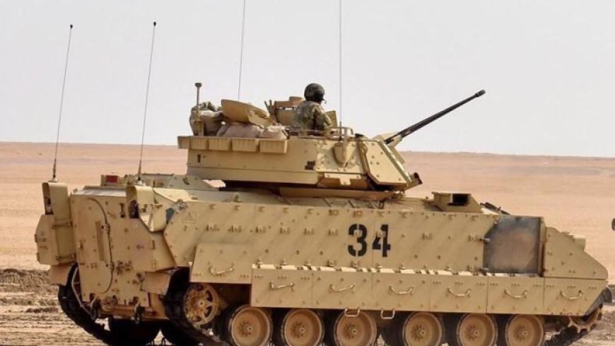 دبابات أميركية تصل إلى دير الزور جواً (صور)