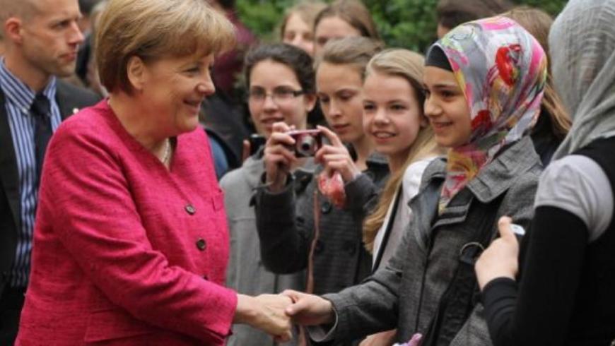 حزب ميركل ينوي حظر الحجاب في المدارس الألمانية