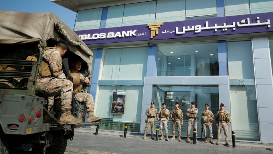 مستشفيات لبنان تحذر البنوك بسبب "أزمة الدولار"