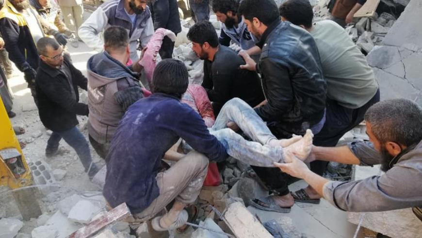 ارتفاع حصيلة ضحايا القصف على إدلب يوم أمس إلى 11 شخصاً (فيديو)