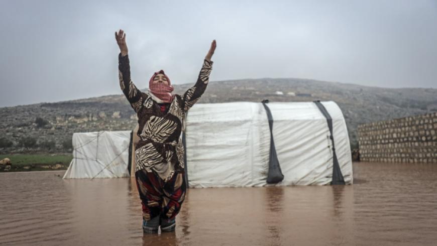 مخيمات الشمال السوري "تغرق" بفعل الهطولات المطرية | صور