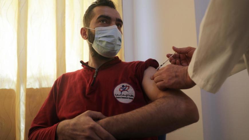 أكثر من 96 ألف شخص تلقوا اللقاح المضاد لكورونا شمال غربي سوريا