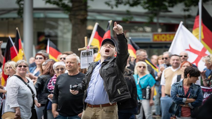 الحكومة الألمانية: التطرف اليميني أكبر تهديد للديمقراطية في البلاد