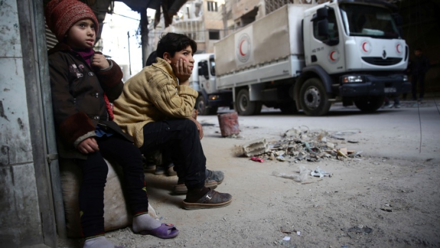 قافلة المساعدات الأممية تغادر الغوطة قبل إفراغ كامل حمولتها