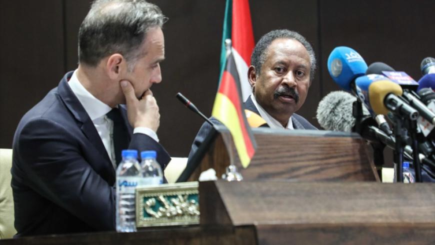 السودان يبحث مع واشنطن رفع اسمه من قائمة الدول الراعية للإرهاب