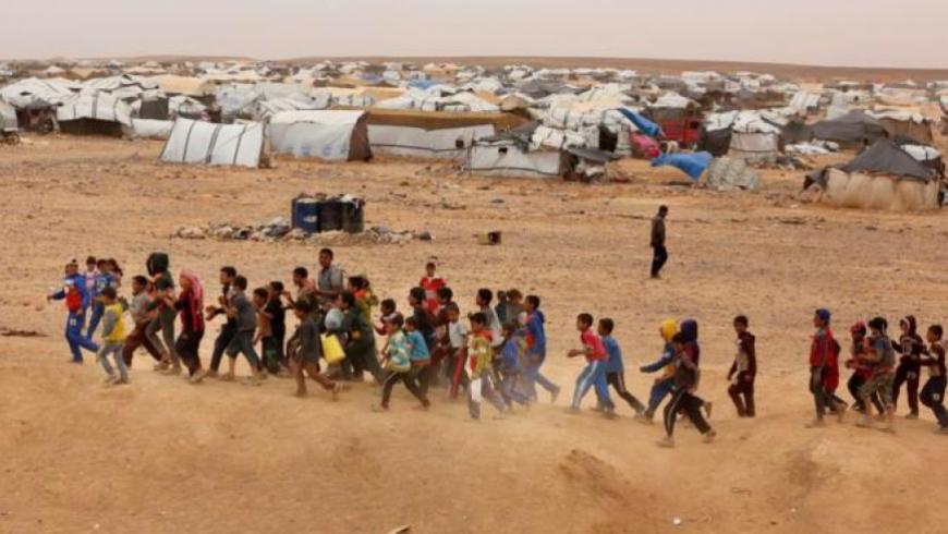 مخيم الركبان.. سجن للنازحين قرب الحدود السورية الأردنية