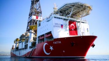 وزير الطاقة التركي يعلن بدء سفينة الفاتح التنقيب في البحر الأسود