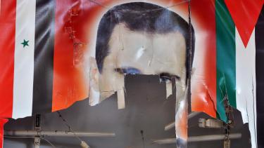 نظام الأسد يبتز تجار الغوطة الشرقية بتكاليف الحملة الانتخابية 