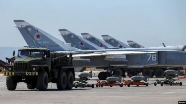طائرات حربية روسية في قاعدة حميميم الجوية بسوريا- التاريخ: 18 حزيران 2016