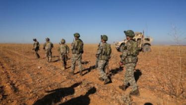 عناصر من القوات الأميركية في سوريا (رويترز)