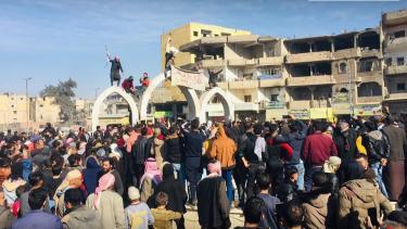 احتجاجات في دوار النعيم وسط مدينة الرقة تطالب بمحاسبة القاتل - 22 من كانون الثاني 2023 (شبكة الخابور)