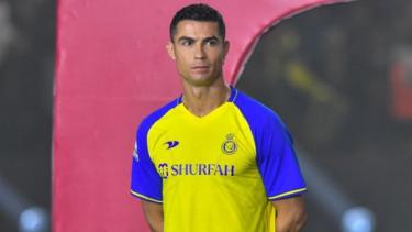 النجم البرتغالي كريستيانو رونالدو لاعب نادي النصر السعودي