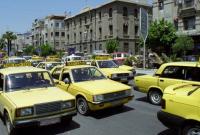 "محافظة دمشق" تبدأ توزيع ملصقات تعديل تعرفة ركوب سيارات الأجرة