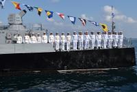 الاحتفالات بعيد البحرية الروسية قبالة قاعدة طرطوس البحرية في سوريا (وزارة دفاع النظام/فيس بوك)
