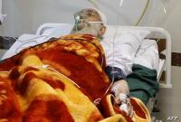 خامنئي في المستشفى بعد عملية جراحية عام 2014 (AFP)