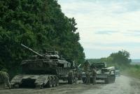 القوات الأوكرانية تستولي على دبابة روسية خلال هجوم مضاد في منطقة خاركيف. في 11 أيلول 2022 (رويترز)