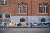 لاجئون ينامون في أحد شوارع بروكسل