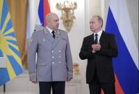 فلاديمير بوتين برفقة الجنرال سيرغي سوروفيكين