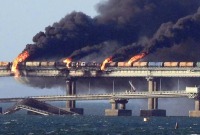 لحظة التفجير الذي استهدف جسر "كيرتش" بين روسيا والقرم