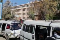 مكان تجمع سرافيس جديدة عرطوز في منطقة البرامكة وسط مدينة دمشق (فيس بوك)