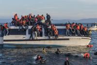 لاجئون سوريون وعراقيون يصلون من تركيا إلى جزيرة ليسبوس اليونانية - 30 تشرين الأول 2015 (GGIA / CREATIVE COMMONS)