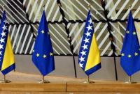 العلم البوسني وعلم الاتحاد الأوروبي (إنترنت)