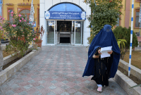 طالبة في إحدى الجامعات الأفغانية - GETTY