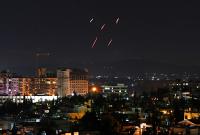 دفاعات النظام السوري الجوية تتصدى لقصف إسرائيلي سابق على محيط العاصمة دمشق - 20 تموز 2020 (AFP)
