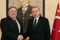 وزير الخارجية الأميركي السابق مايك بومبيو والرئيس التركي رجب طيب أردوغان (إنترنت)