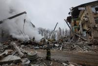 دمار كبير في منطقة دونيتسك بأوكرانيا بعد تعرضها لقصف روسي في 16 كانون الثاني 2023 (رويترز)