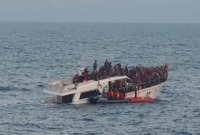 المركب الغارق قبالة شاطئ سلعاتا في لبنان (تويتر)