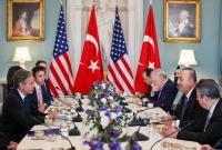 وزير الخارجية التركي يلتقي مع نظيره الأميركي 