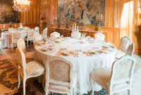 غرفة الطعام في قصر رفعت الأسد بباريس 