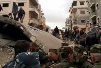 آثار الزلزال في مناطق سيطرة النظام (رويترز)