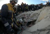الدفاع المدني يستجيب لمساعدة ضحايا الزلزال شمال غربي سوريا ـ رويترز