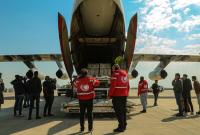طائرة مساعدات إغاثية مقدمة من الإمارات في مطار دمشق الدولي- 14 شباط 2023 (الهلال الأحمر السوري)