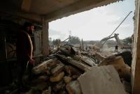فرق الإنقاذ السورية تبحث بين الركام عن الضحايا بعد زلزال 6 شباط في سوريا وتركيا
