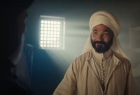 الممثل المصري خالد النبوي مجسداً دور الإمام الشافعي في المسلسل (إنترنت)