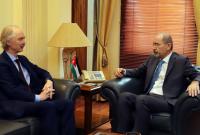 وزير الخارجية الأردني مع المبعوث الأممي لسوريا في العاصمة عمان – 21 آذار 2023 (الخارجية الأردنية)
