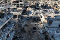 الدمار الذي خلفه الزلزال في جنديرس شمالي سوريا - بي بي سي
