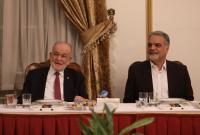 السفير الإيراني في أنقرة محمد فارازماند يستضيف رئيس حزب السعادة تمل كرم الله أوغلو على الإفطار (تويتر)